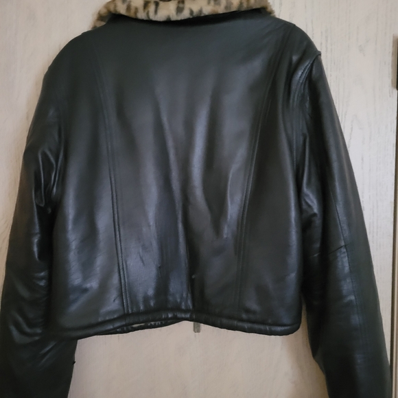 REVERSABLE KENNETH COLE NEW YORK LEATHER/LEOPARD JACKET - Picture 4 of 11